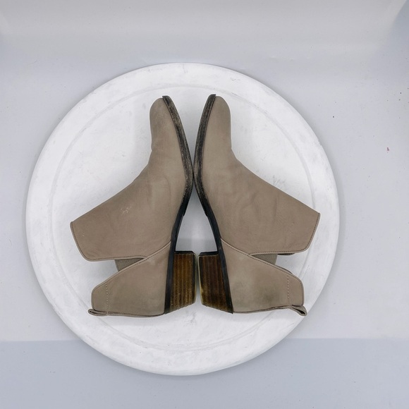 BP Francine Split Shaft Bootie - Picture 9 of 11